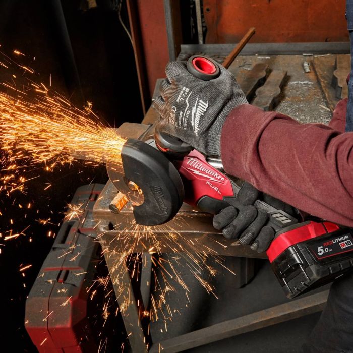 Milwaukee M18 FUEL Cordless Angle Grinder – Professional 18V Brushless Grinder for Metal & Construction