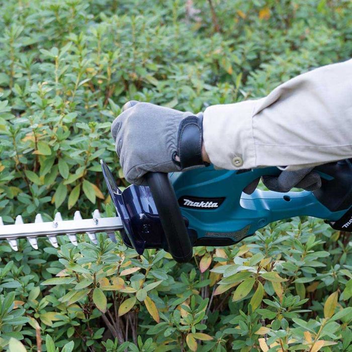 Makita 18V LXT Cordless Hedge Trimmer Kit with 5.0Ah Battery and Charger – Professional Garden Power Tool