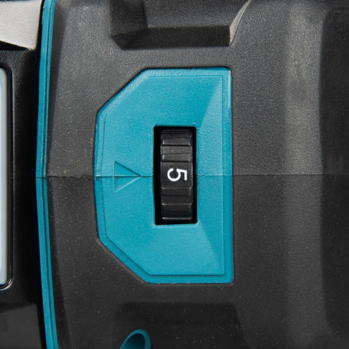 Makita 18V LXT Brushless Cordless Angle Grinder Kit with Battery, Charger and Carry Case – Professional Power Tool